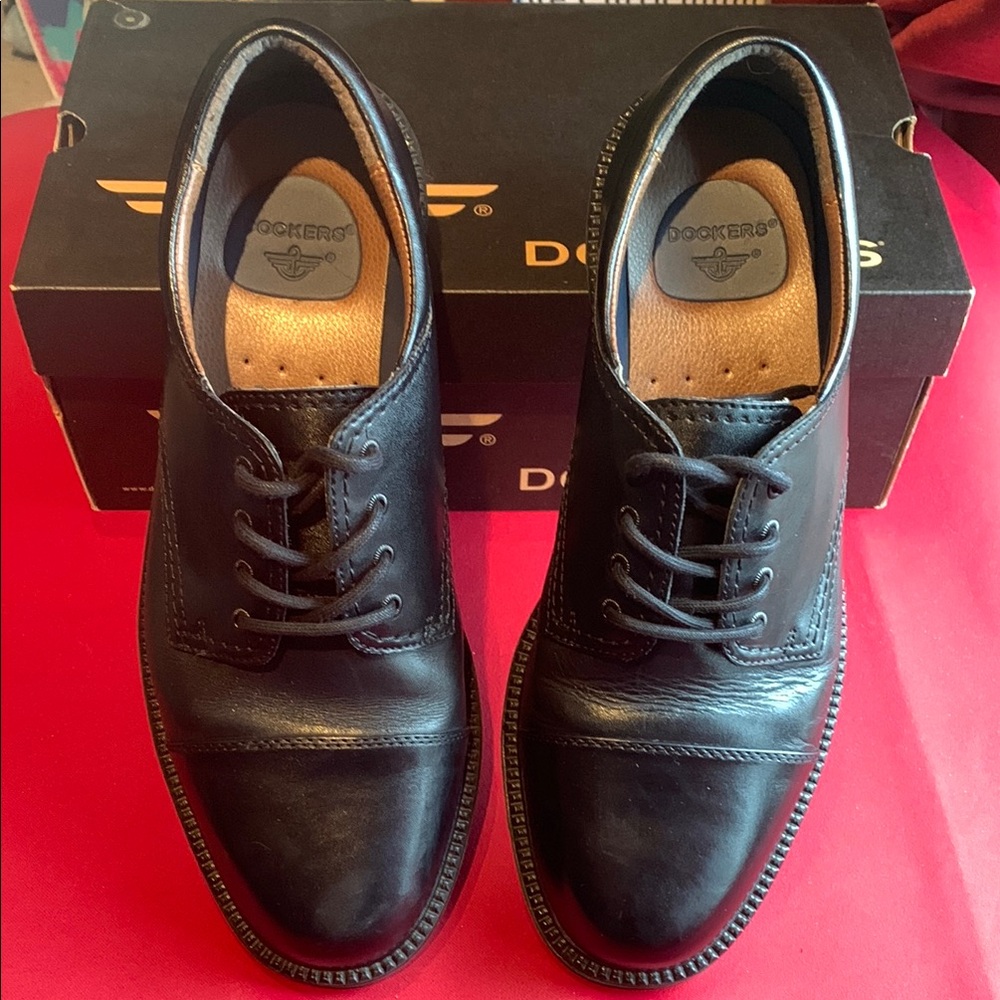 Dockers Black Leather Oxford Shoes style Gordon sz 9 1/2 In box